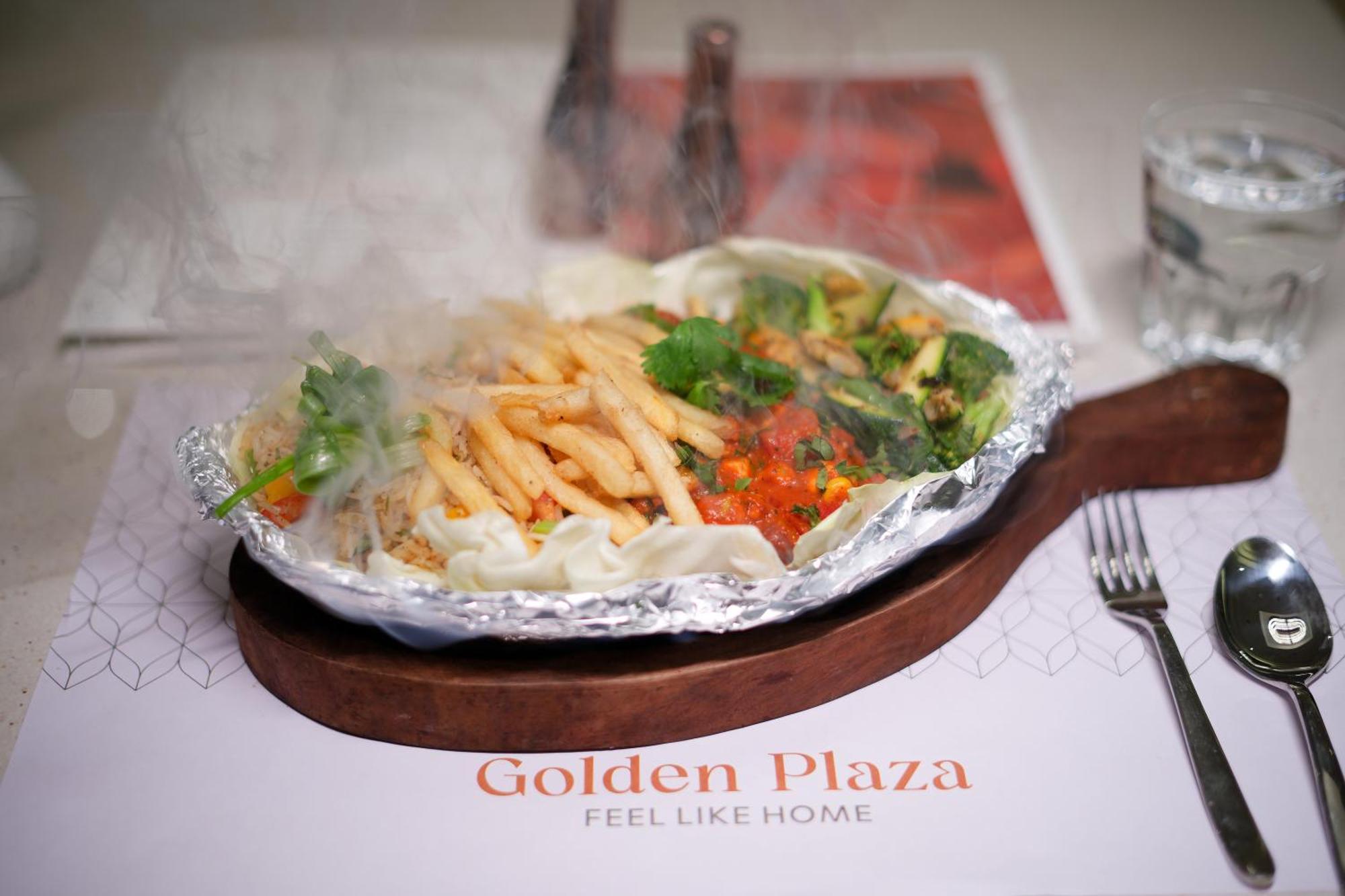 Golden Plaza Hotel Ahmedabad Exterior photo